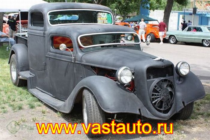 Старинные автомобили